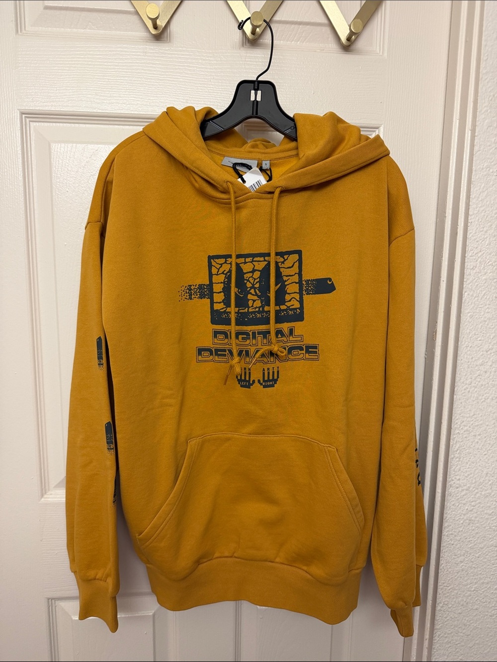 Carhartt Mustard Yellow Graphic Pullover Hoodie